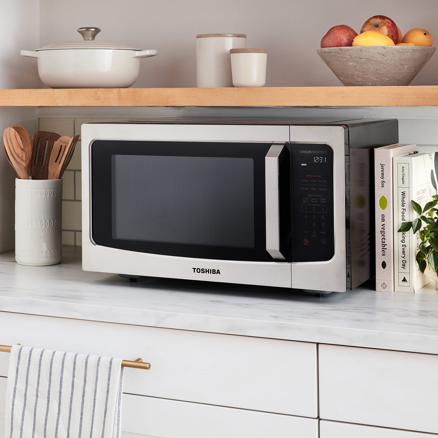 1.6 Cu Ft Countertop Microwave Oven – 1250W, Inverter Technology, Smart Sensor, Auto Defrost, Stainless Steel