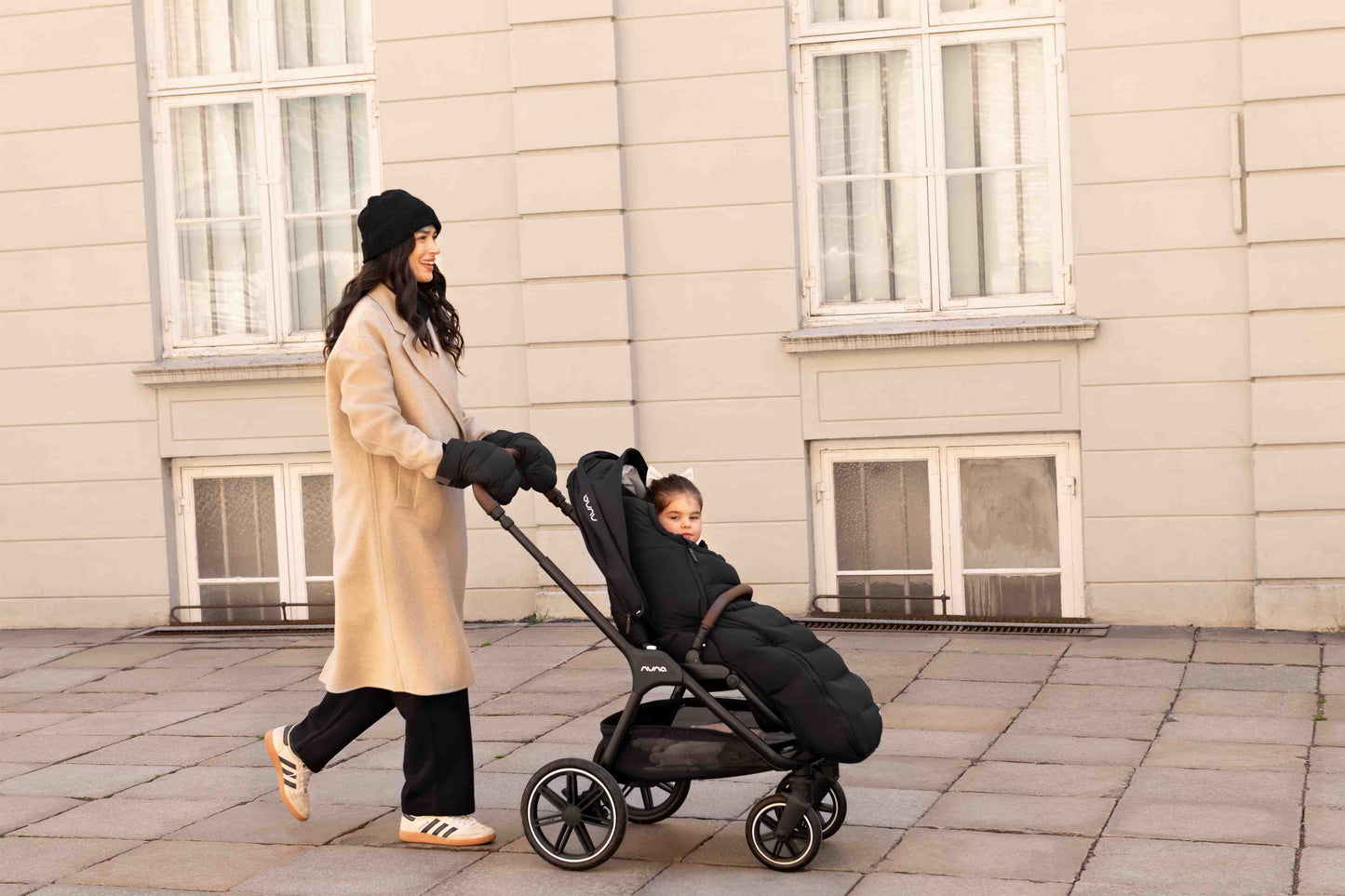 Nuna TRIV lx Arra Flex Bundle - Caviar